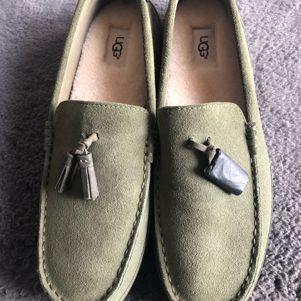 UGG BOYLAN SUEDE MENS LOAFER. Sage green, Size 11
